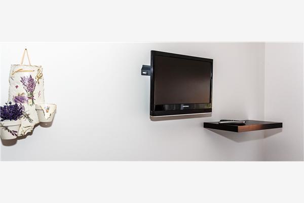 Room S2, for 3 persons