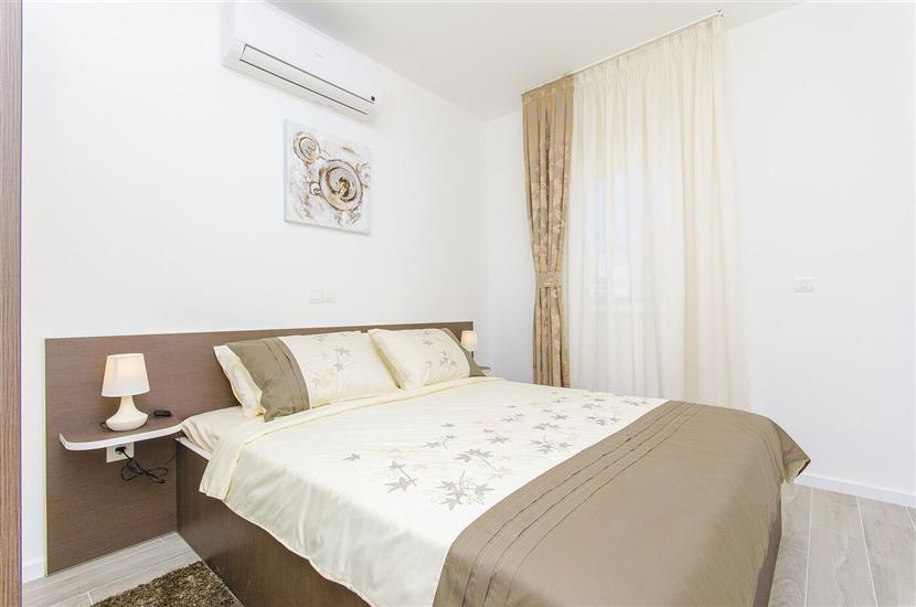 Apartment A1, for 8 persons