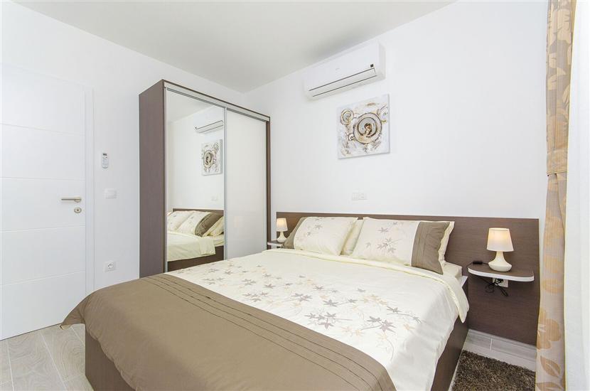 Apartment A1, for 8 persons