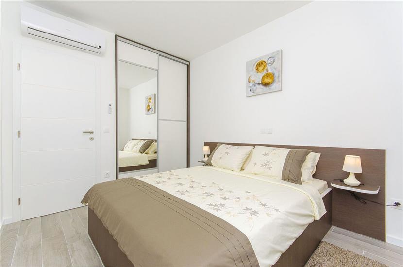Apartment A1, for 8 persons