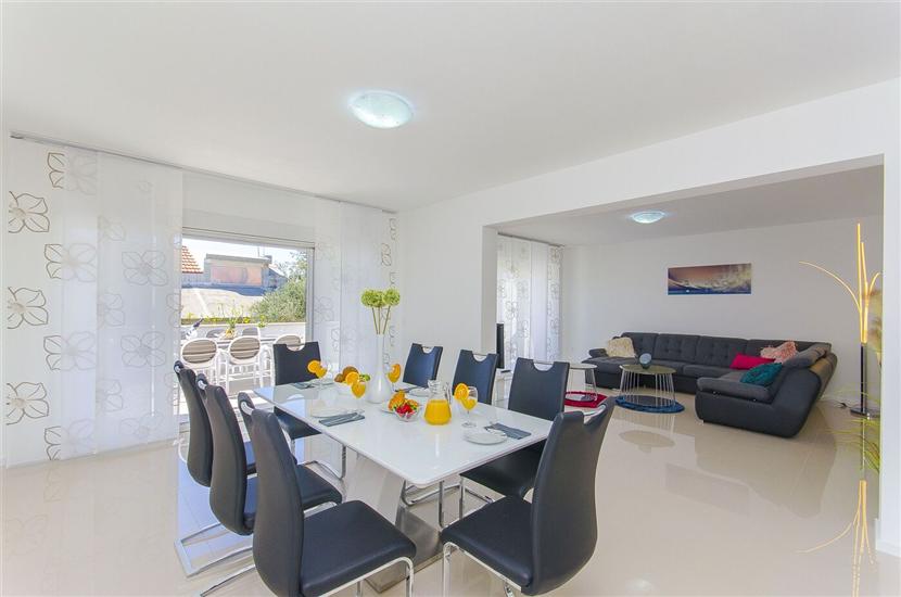 Apartment A1, for 8 persons