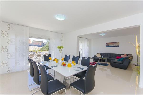 Apartment A1, for 8 persons