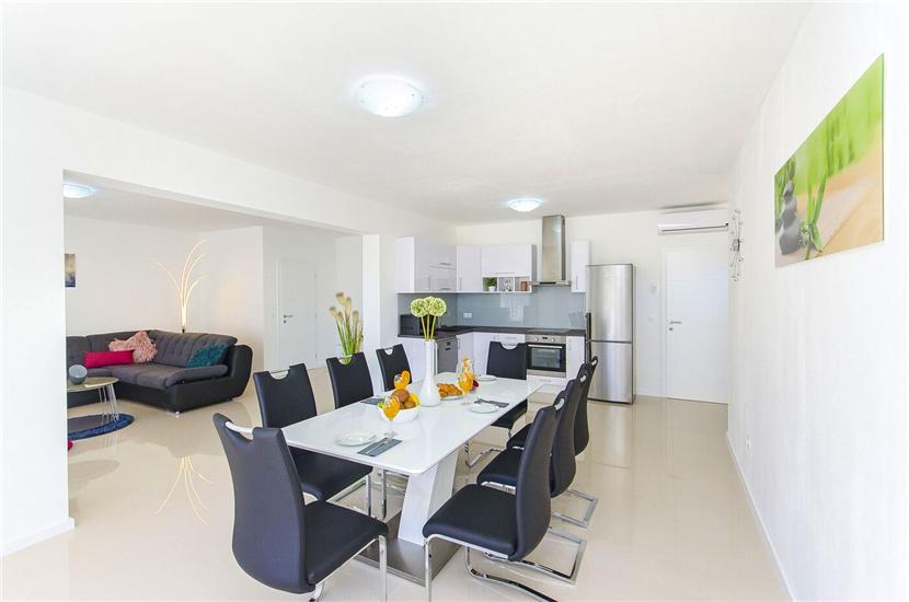 Apartment A1, for 8 persons