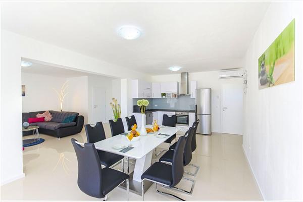 Apartment A1, for 8 persons