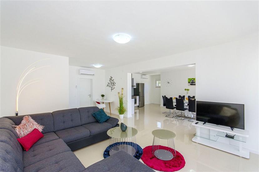 Apartment A1, for 8 persons