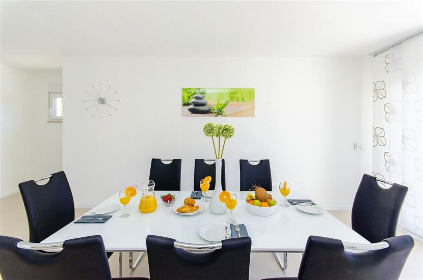 Apartment A1, for 8 persons