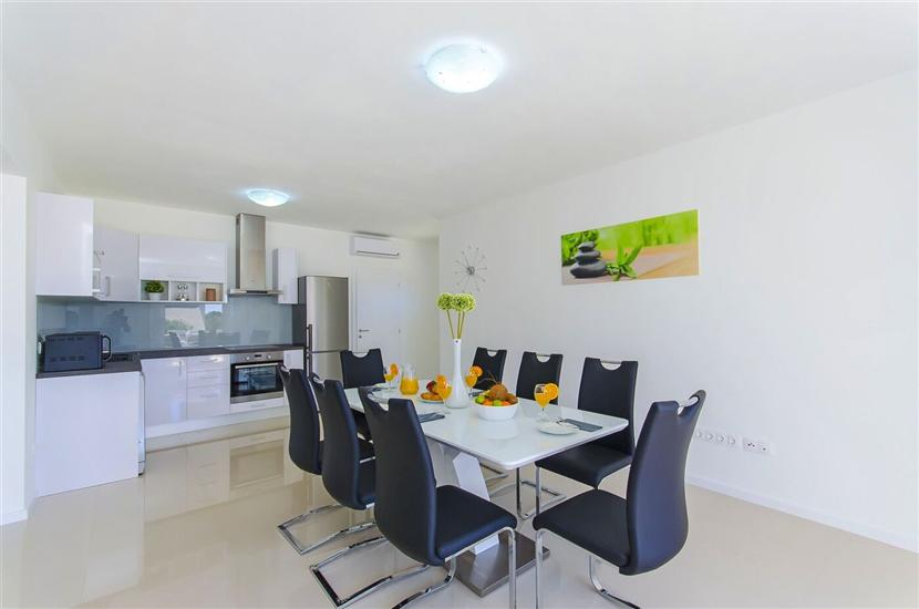 Apartment A1, for 8 persons