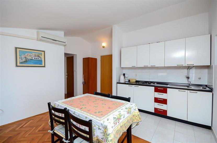 Apartment A3, for 5 persons