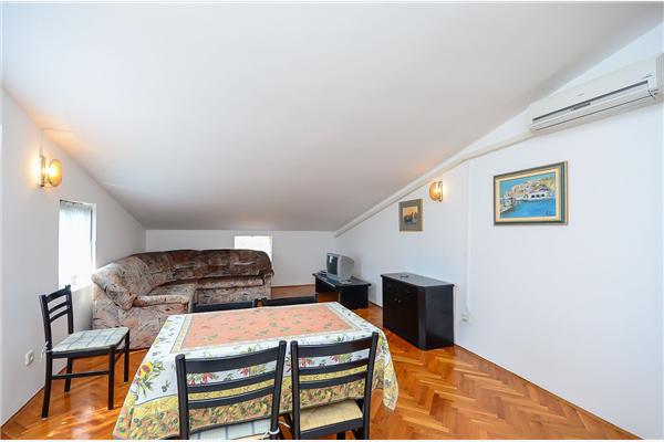 Apartment A3, for 5 persons