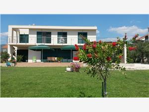 House Marija Kastel Stafilic, Size 150.00 m2, Airline distance to the sea 100 m, Airline distance to town centre 300 m