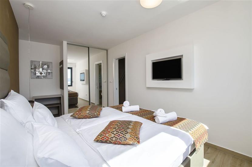 House K1, for 8 persons