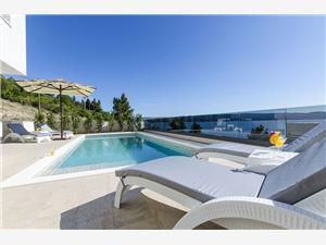 Villa Ivan Omis, Storlek 280,00 m2, Privat boende med pool, Luftavstånd till havet 45 m