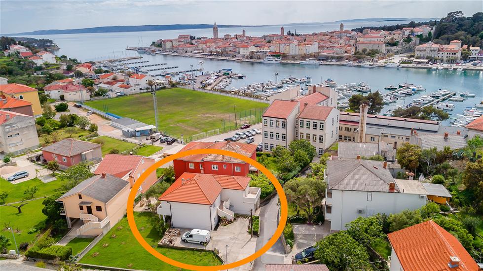 Apartmanok Toni