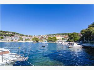 Appartement Baturina Trogir, Kwadratuur 100,00 m2, Lucht afstand tot de zee 20 m