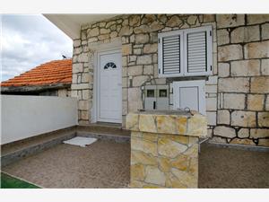 Vakantie huizen Split en Trogir Riviera,ReserverenVinkoVanaf 1206 zl