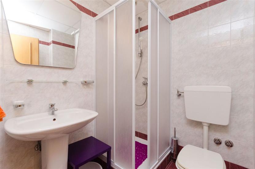 Apartment A2, for 6 persons