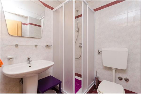 Apartment A2, for 6 persons