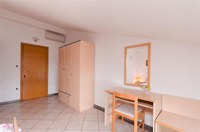 Apartment A2, for 6 persons