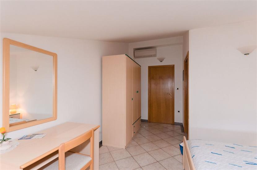 Apartment A2, for 6 persons