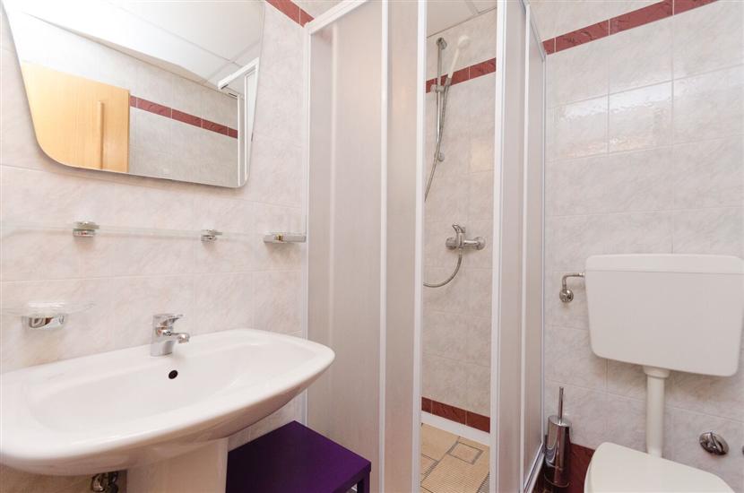 Apartment A2, for 6 persons