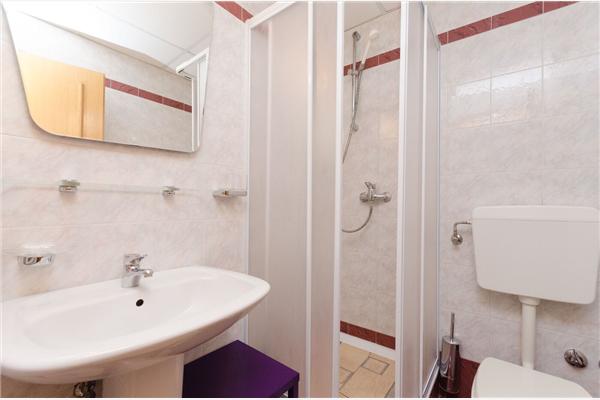 Apartment A2, for 6 persons