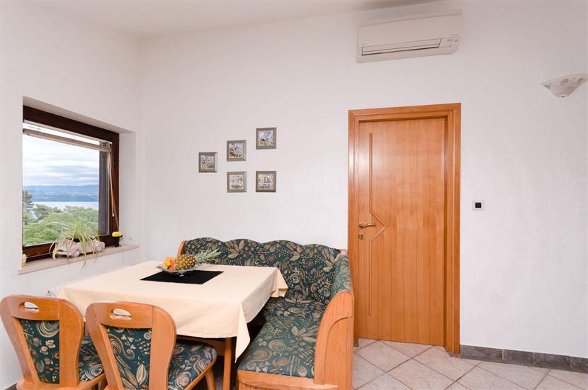 Apartment A2, for 6 persons
