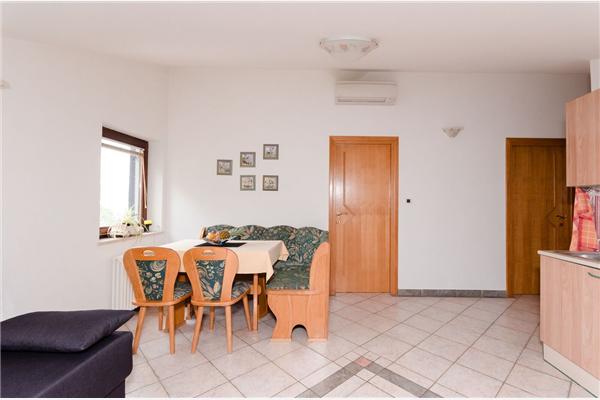 Apartment A2, for 6 persons