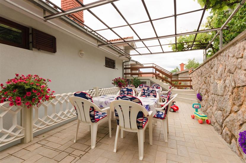 Apartment A2, for 6 persons