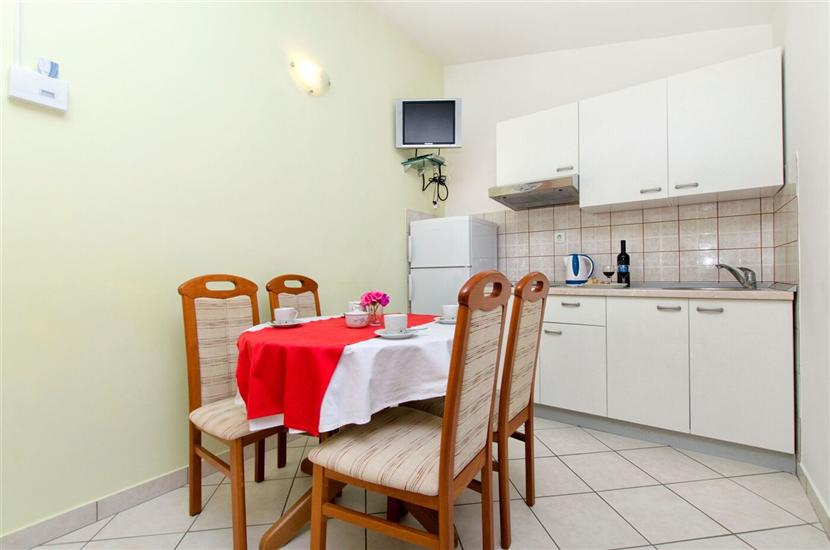 Apartment A4, for 3 persons