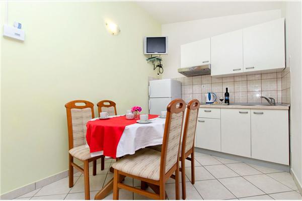 Apartment A4, for 3 persons