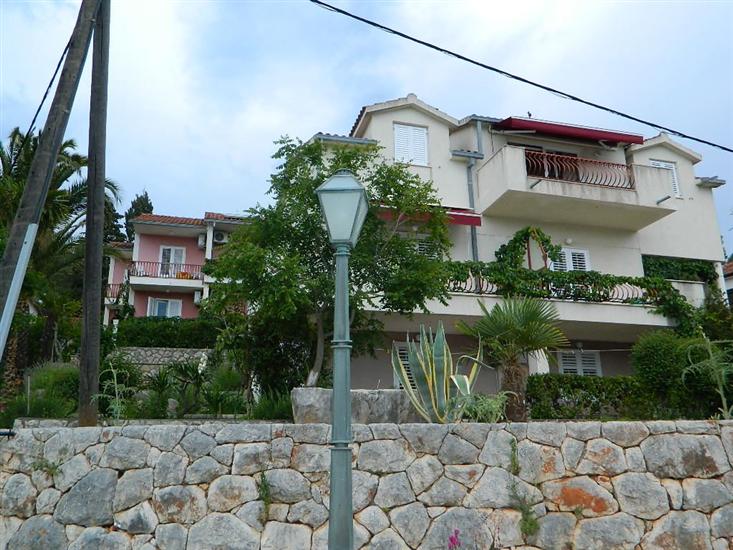 Apartments and Rooms Darinka