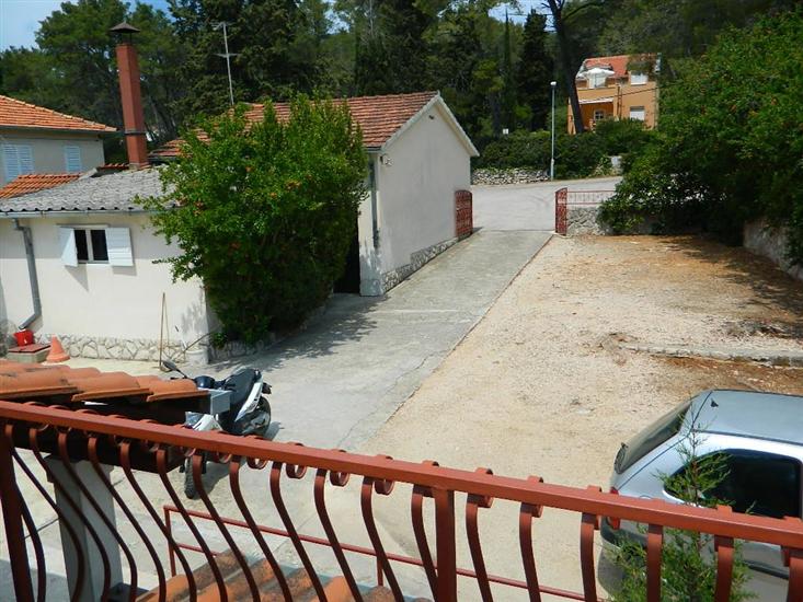 Apartments and Rooms Darinka