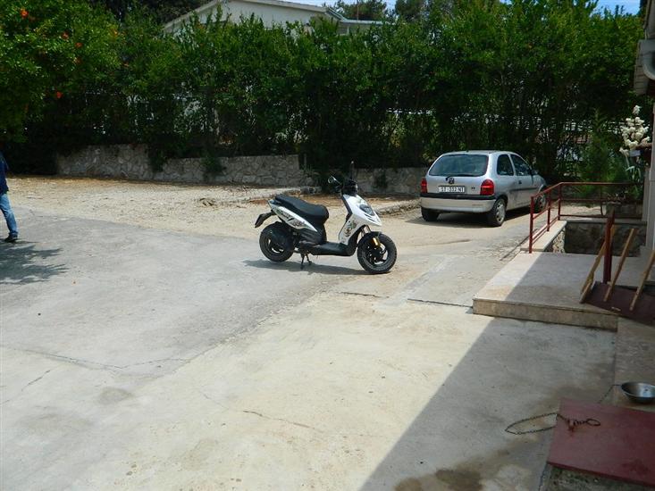 Apartments and Rooms Darinka