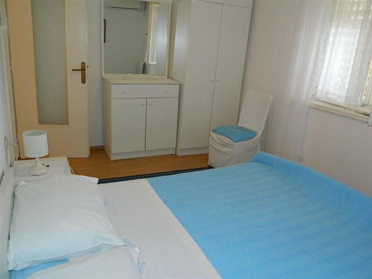 Room S1, for 4 persons