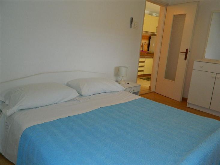Room S1, for 4 persons
