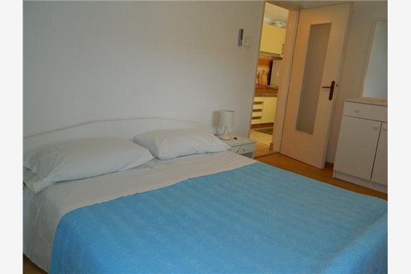 Room S1, for 4 persons