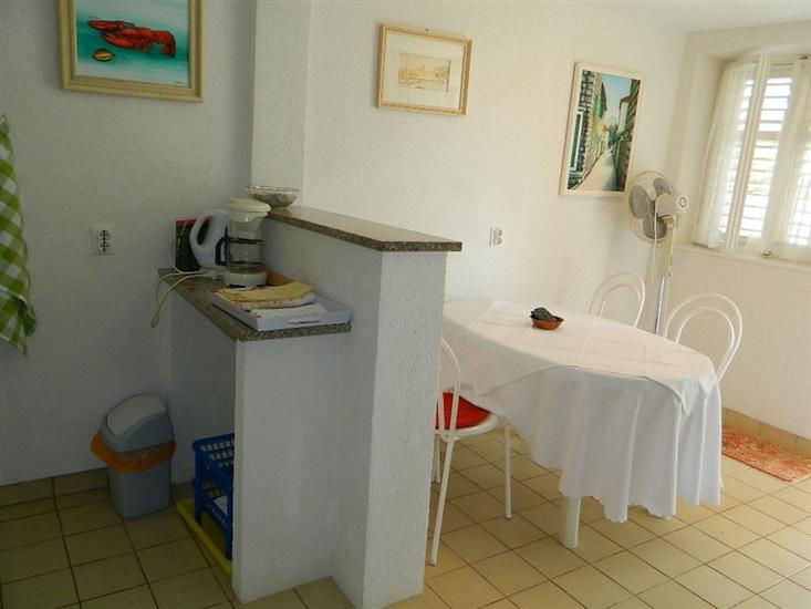 Room S1, for 4 persons