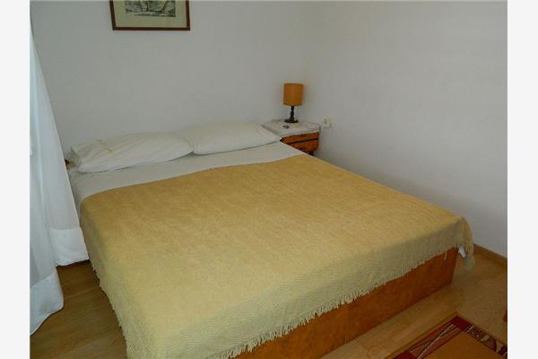 Room S1, for 4 persons