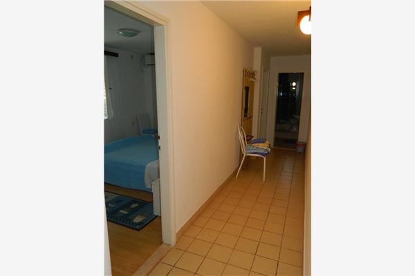 Room S1, for 4 persons