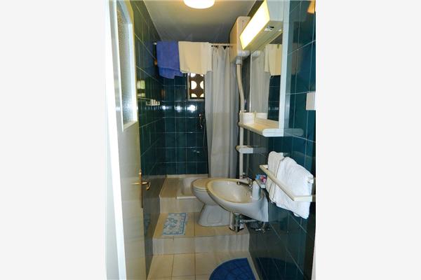 Room S1, for 4 persons