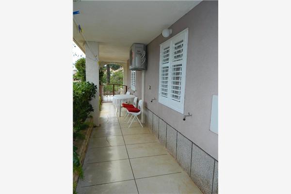 Room S1, for 4 persons