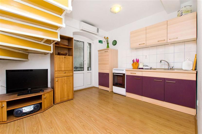 Apartment A1, for 5 persons