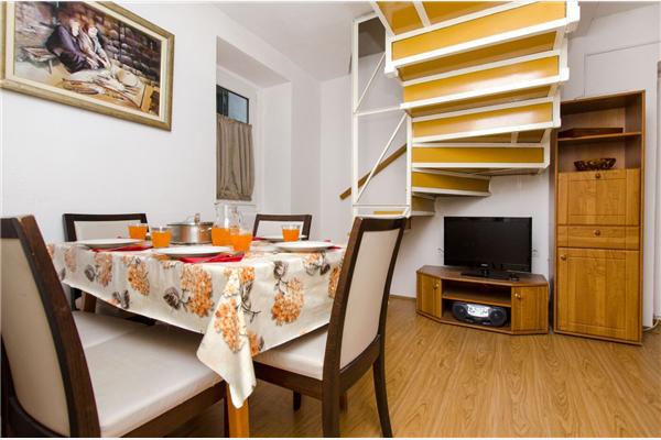 Apartment A1, for 5 persons