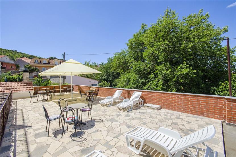 Apartments and Rooms Iva