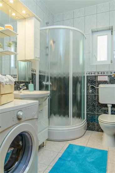 Apartment A4, for 5 persons