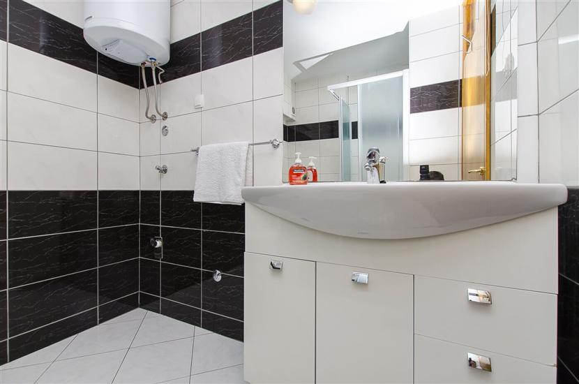 Apartment A6, for 4 persons