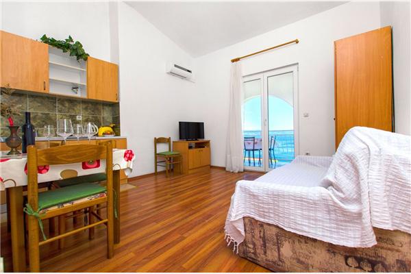 Apartment A2, for 4 persons