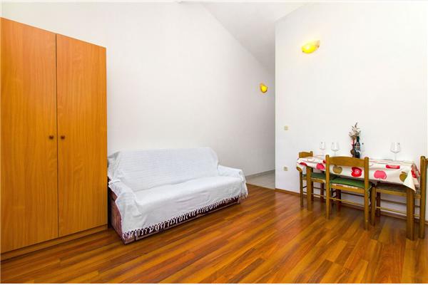 Apartment A2, for 4 persons