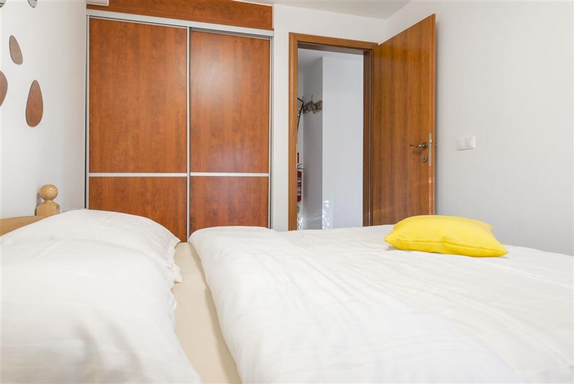 House K1, for 10 persons