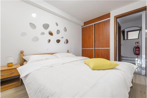 House K1, for 10 persons